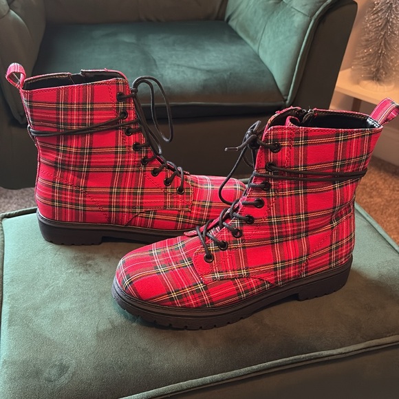 Kohl’s Red Plaid Lace-Up Booties - Picture 2 of 9